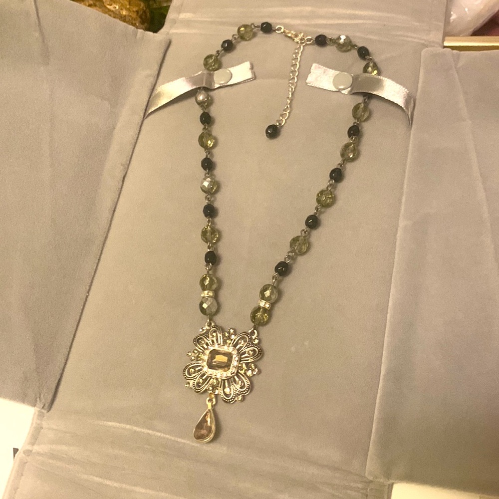 Vintage Victorian Avon Ornate Crystal Marque Silver Plated Floral Necklace 16~20